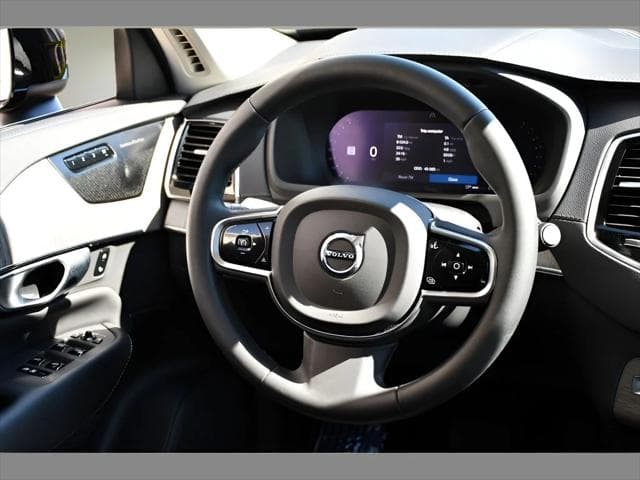 2023 Volvo XC90 SUV in Onyx Black Metallic thumbnail 18