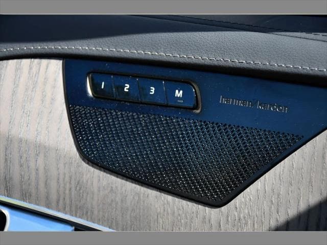 2023 Volvo XC90 SUV in Onyx Black Metallic thumbnail 29