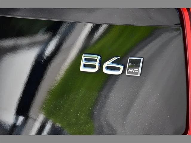 2023 Volvo XC90 SUV in Onyx Black Metallic thumbnail 30