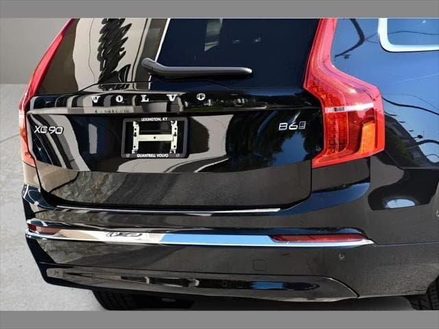 2023 Volvo XC90 SUV in Onyx Black Metallic thumbnail 31