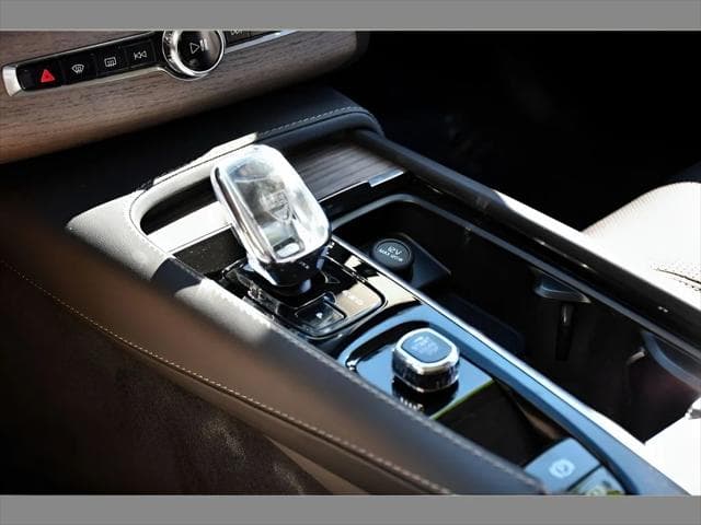 2023 Volvo XC90 SUV in Onyx Black Metallic thumbnail 37