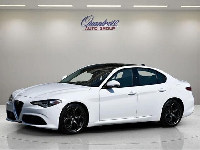 2018 Alfa Romeo Giulia Sedan in Alfa White thumbnail 8
