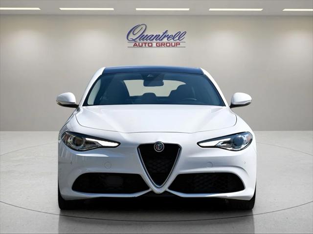2018 Alfa Romeo Giulia Sedan in Alfa White thumbnail 9