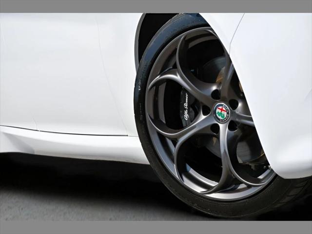 2018 Alfa Romeo Giulia Sedan in Alfa White thumbnail 11