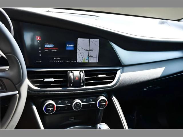 2018 Alfa Romeo Giulia Sedan in Alfa White thumbnail 20