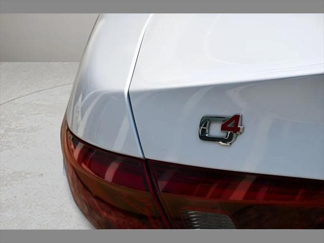 2018 Alfa Romeo Giulia Sedan in Alfa White thumbnail 28