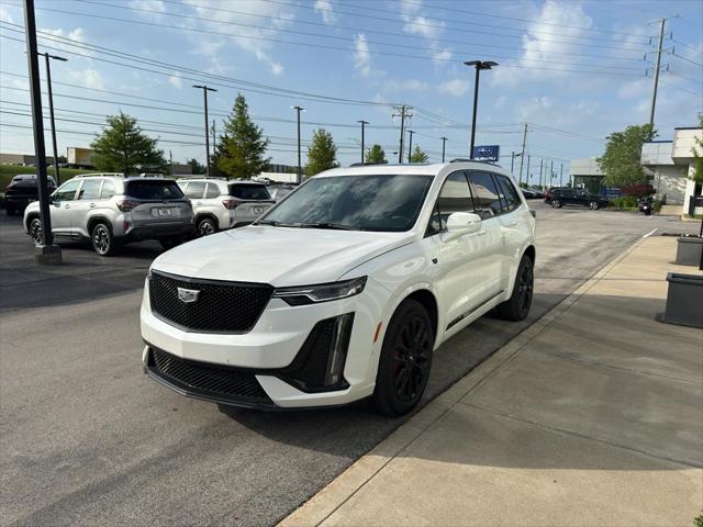 2024 Cadillac XT6 SUV in Crystal White Tricoat thumbnail 7
