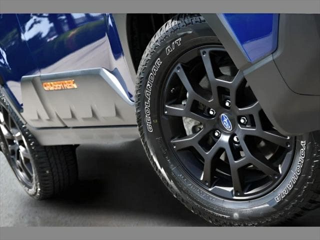 2025 Subaru Crosstrek SUV in Magnetite Gray Metallic thumbnail 11
