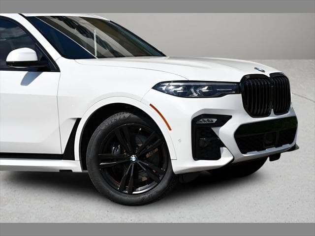 2022 BMW X7 SUV in White thumbnail 10