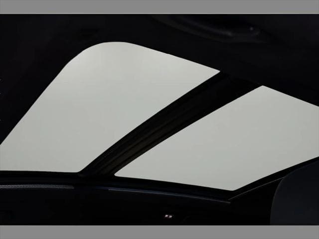 2022 BMW X7 SUV in White thumbnail 15