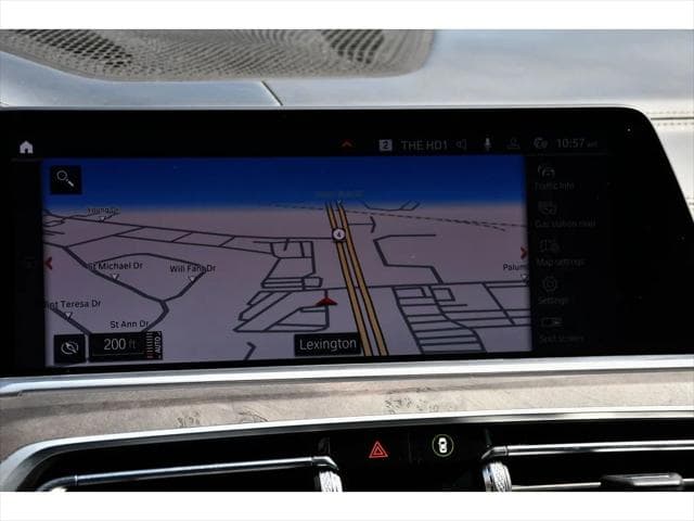 2022 BMW X7 SUV in White thumbnail 21