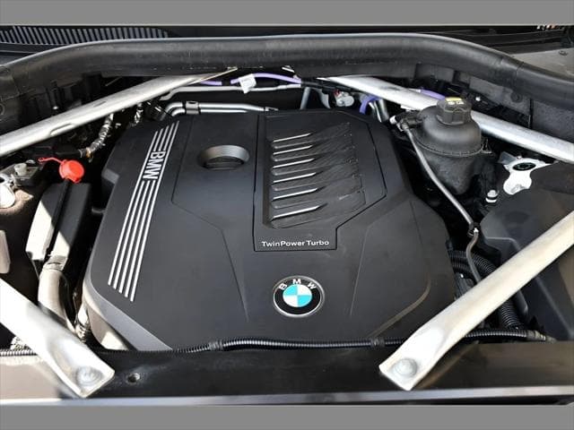 2022 BMW X7 SUV in White thumbnail 25