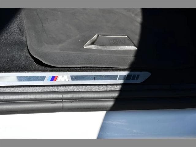 2022 BMW X7 SUV in White thumbnail 33