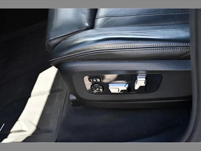 2022 BMW X7 SUV in White thumbnail 34