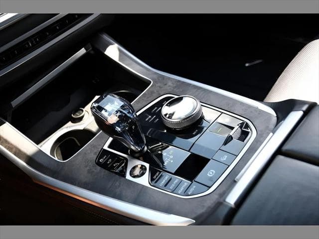 2022 BMW X7 SUV in White thumbnail 36
