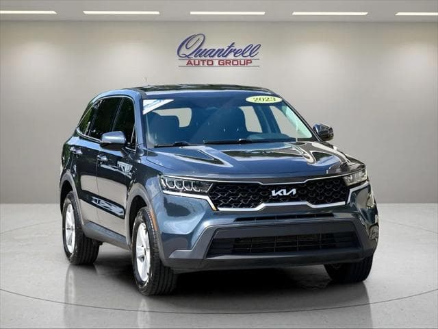 2023 Kia Sorento SUV in Gravity Grey - Image 2