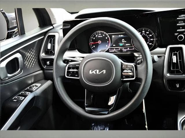 2023 Kia Sorento SUV in Gravity Grey thumbnail 16
