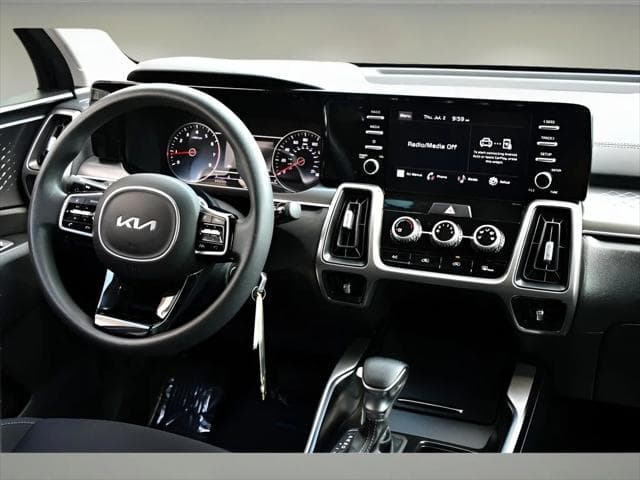 2023 Kia Sorento SUV in Gravity Grey thumbnail 17
