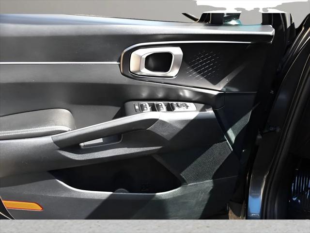 2023 Kia Sorento SUV in Gravity Grey thumbnail 23