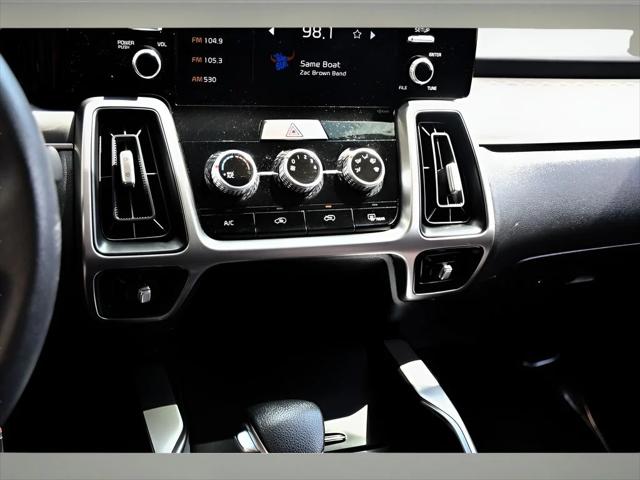 2023 Kia Sorento SUV in Gravity Grey - Image 31