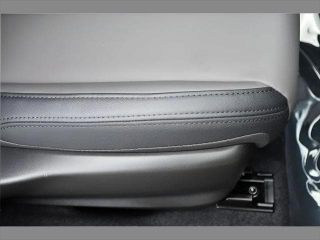 2026 Subaru Outback SUV in Crystal Black Silica thumbnail 31