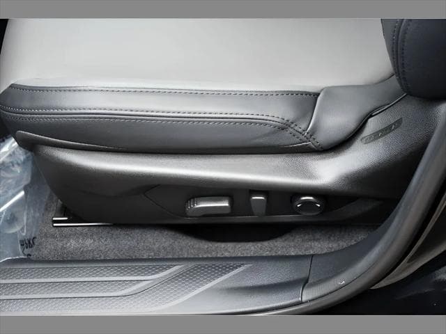 2026 Subaru Outback SUV in Crystal Black Silica thumbnail 32