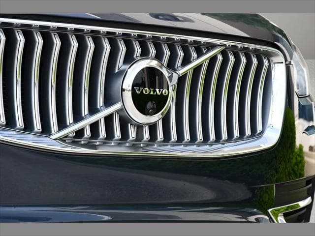 2024 Volvo XC90 SUV in Denim Blue Metallic thumbnail 10