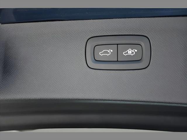 2024 Volvo XC90 SUV in Denim Blue Metallic thumbnail 27
