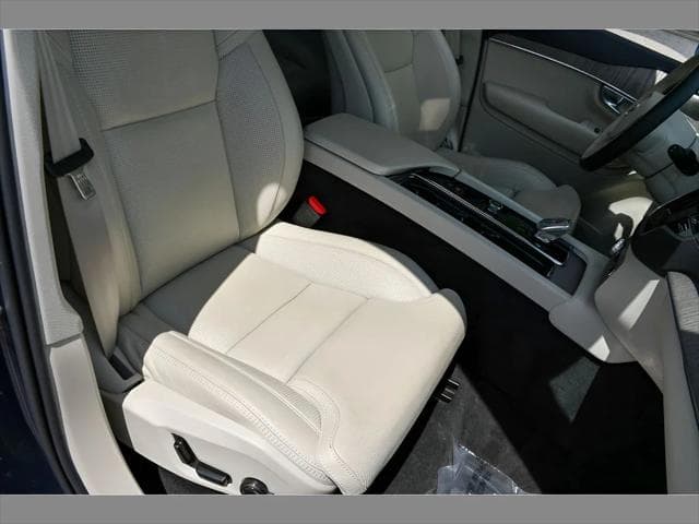 2024 Volvo XC90 SUV in Denim Blue Metallic thumbnail 33