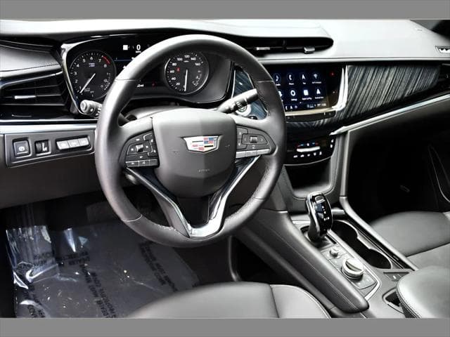 2023 Cadillac XT6 SUV in Stellar Black Metallic thumbnail 13