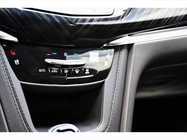 2023 Cadillac XT6 SUV in Stellar Black Metallic thumbnail 38