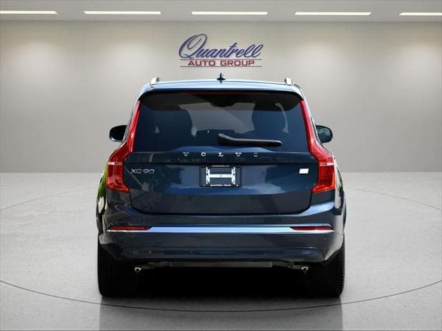 2024 Volvo XC90 Recharge Plug-In Hybrid SUV in Denim Blue Metallic thumbnail 5