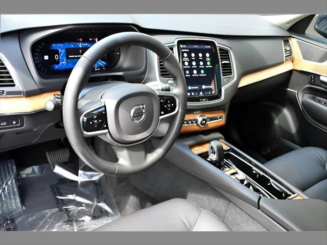 2024 Volvo XC90 Recharge Plug-In Hybrid SUV in Denim Blue Metallic thumbnail 13