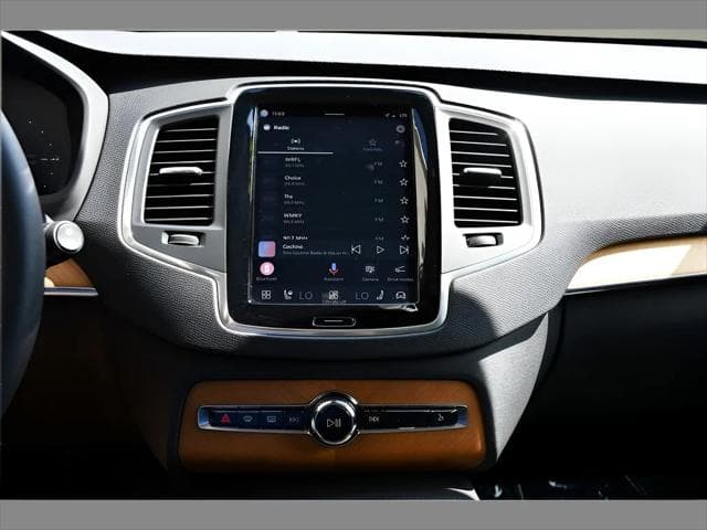 2024 Volvo XC90 Recharge Plug-In Hybrid SUV in Denim Blue Metallic thumbnail 21