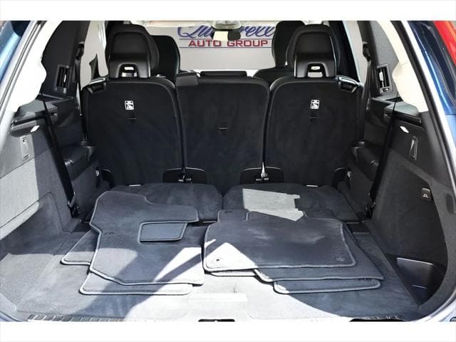 2024 Volvo XC90 Recharge Plug-In Hybrid SUV in Denim Blue Metallic thumbnail 25