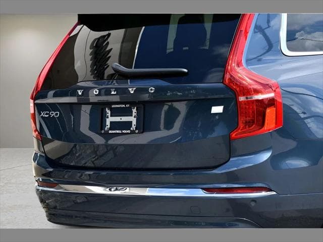 2024 Volvo XC90 Recharge Plug-In Hybrid SUV in Denim Blue Metallic thumbnail 30
