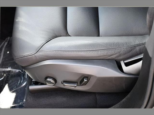 2024 Volvo XC90 Recharge Plug-In Hybrid SUV in Denim Blue Metallic thumbnail 34