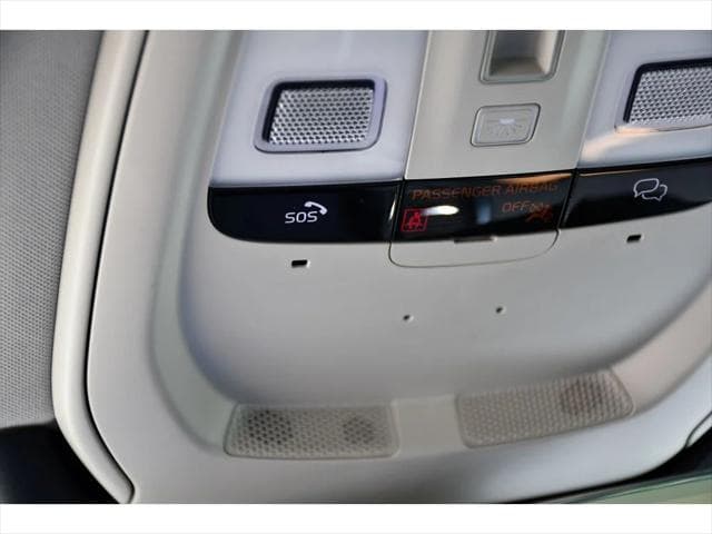 2024 Volvo XC90 Recharge Plug-In Hybrid SUV in Denim Blue Metallic thumbnail 38