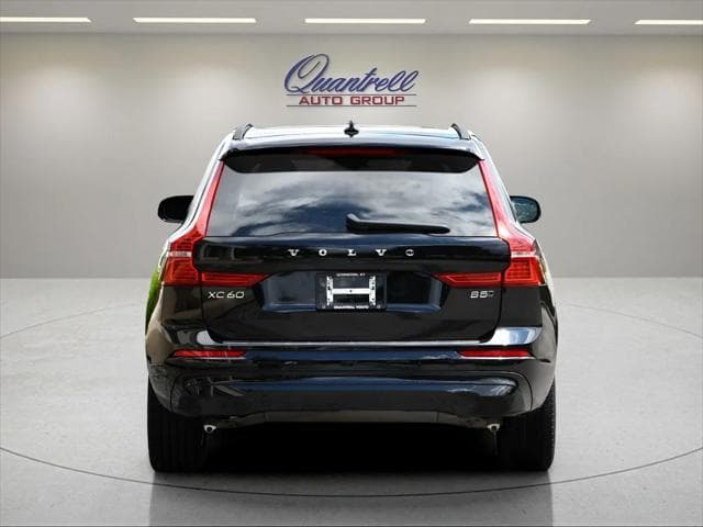 2023 Volvo XC60 SUV in Onyx Black Metallic thumbnail 5