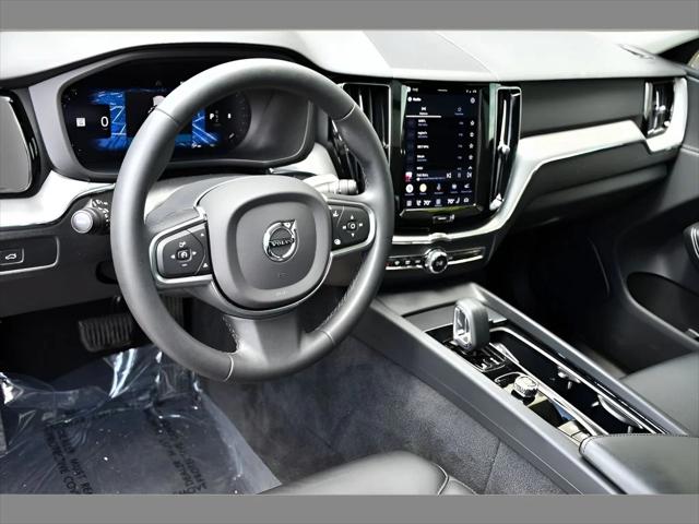 2023 Volvo XC60 SUV in Onyx Black Metallic thumbnail 13