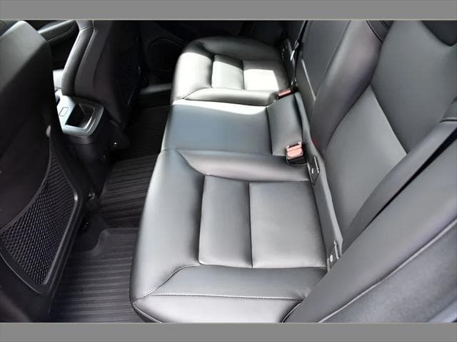2023 Volvo XC60 SUV in Onyx Black Metallic thumbnail 15