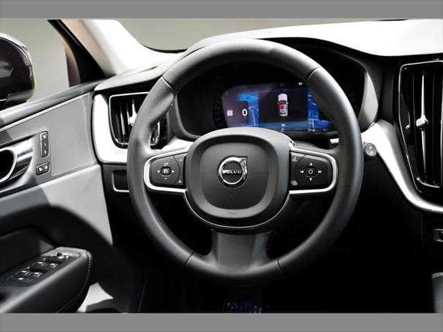 2023 Volvo XC60 SUV in Onyx Black Metallic thumbnail 16