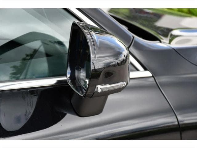 2023 Volvo XC60 SUV in Onyx Black Metallic thumbnail 29