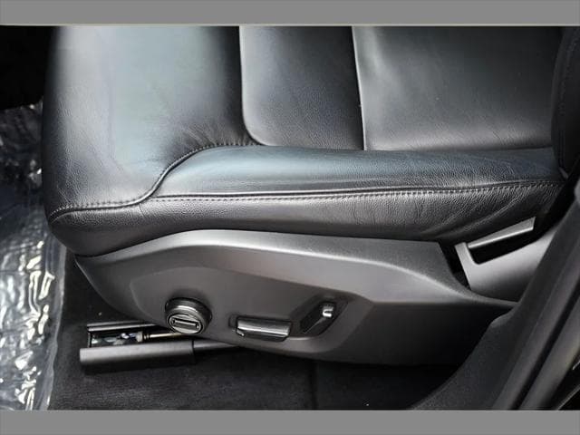 2023 Volvo XC60 SUV in Onyx Black Metallic thumbnail 33