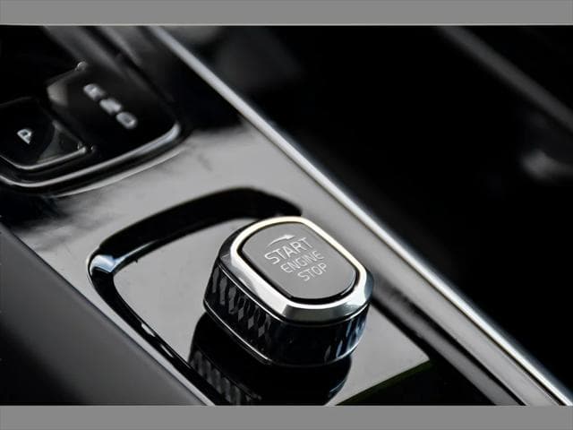 2023 Volvo XC60 SUV in Onyx Black Metallic thumbnail 36