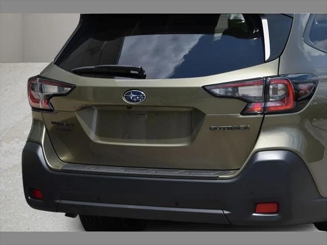 2025 Subaru Outback SUV in Autumn Green Metallic thumbnail 29