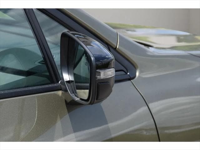 2025 Subaru Outback SUV in Autumn Green Metallic thumbnail 30