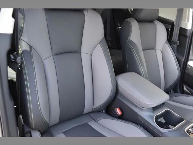 2025 Subaru Outback SUV in Autumn Green Metallic thumbnail 31