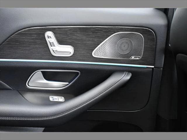 2024 Mercedes-Benz GLS 450 SUV in Gray thumbnail 18