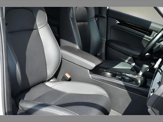2022 Honda Civic Hatchback Hatchback in Platinum White Pearl thumbnail 30